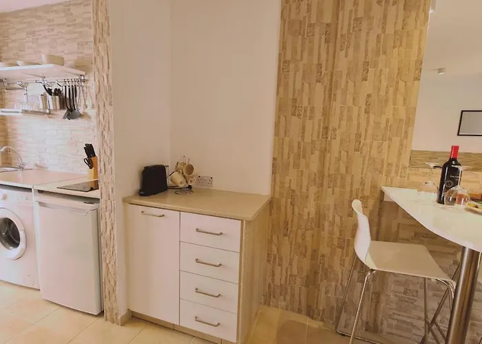 Lavish Айя-Напа